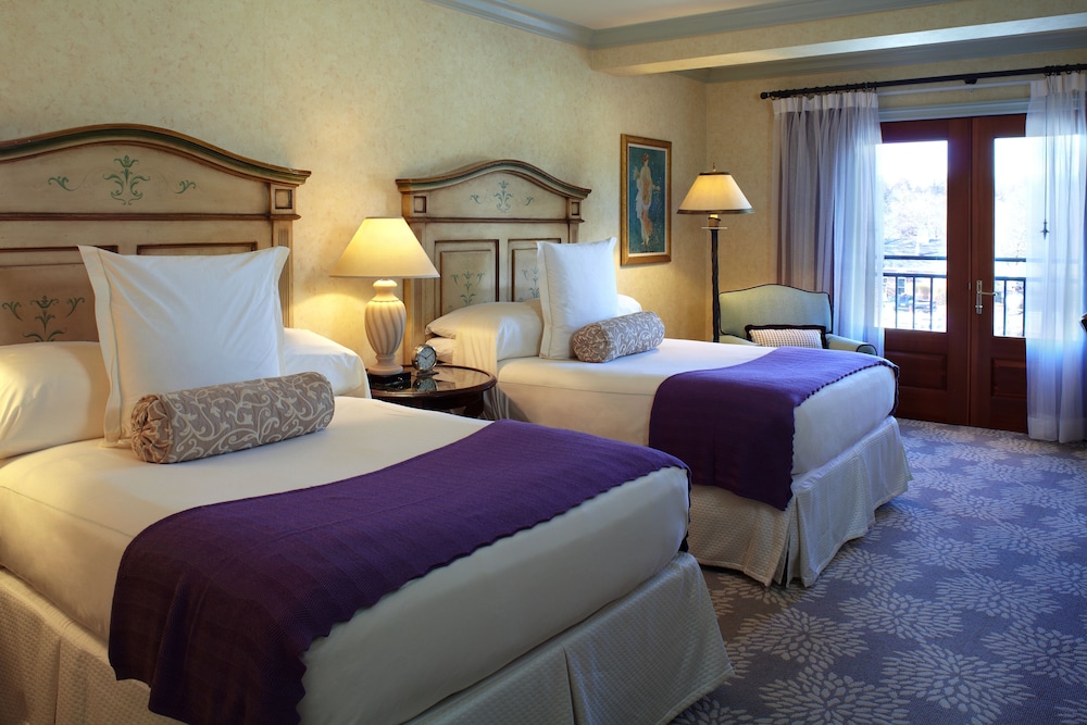 Delamar Greenwich Harbor 10/58