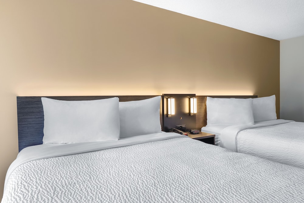 Motel6 Brooks, AB 29/43