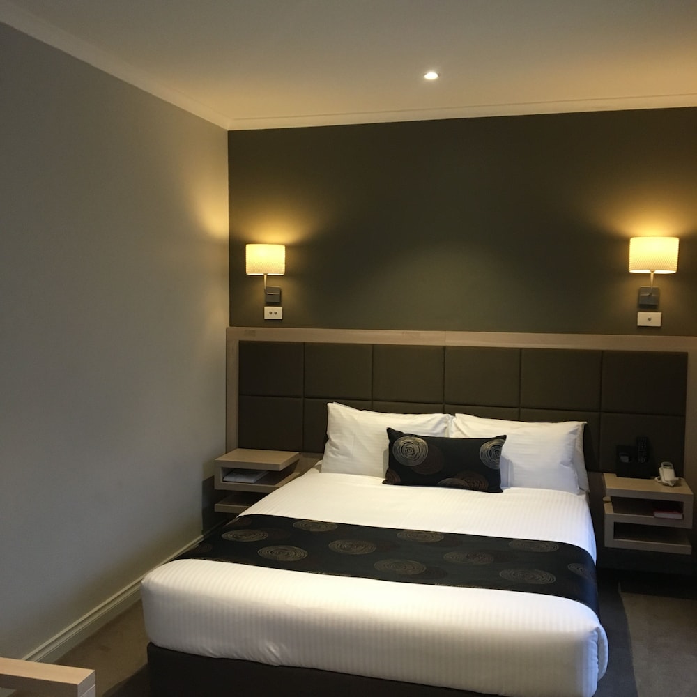 The Waverley International Hotel 13/45