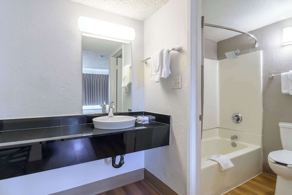 Motel6 Hayward, CA – Silicon Valley Gateway 59/61