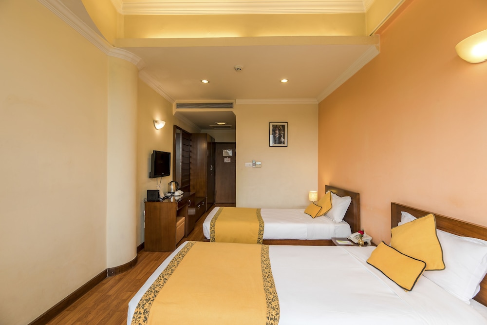 SUMMIT RESIDENCY AIRPORT HOTEL 21/48