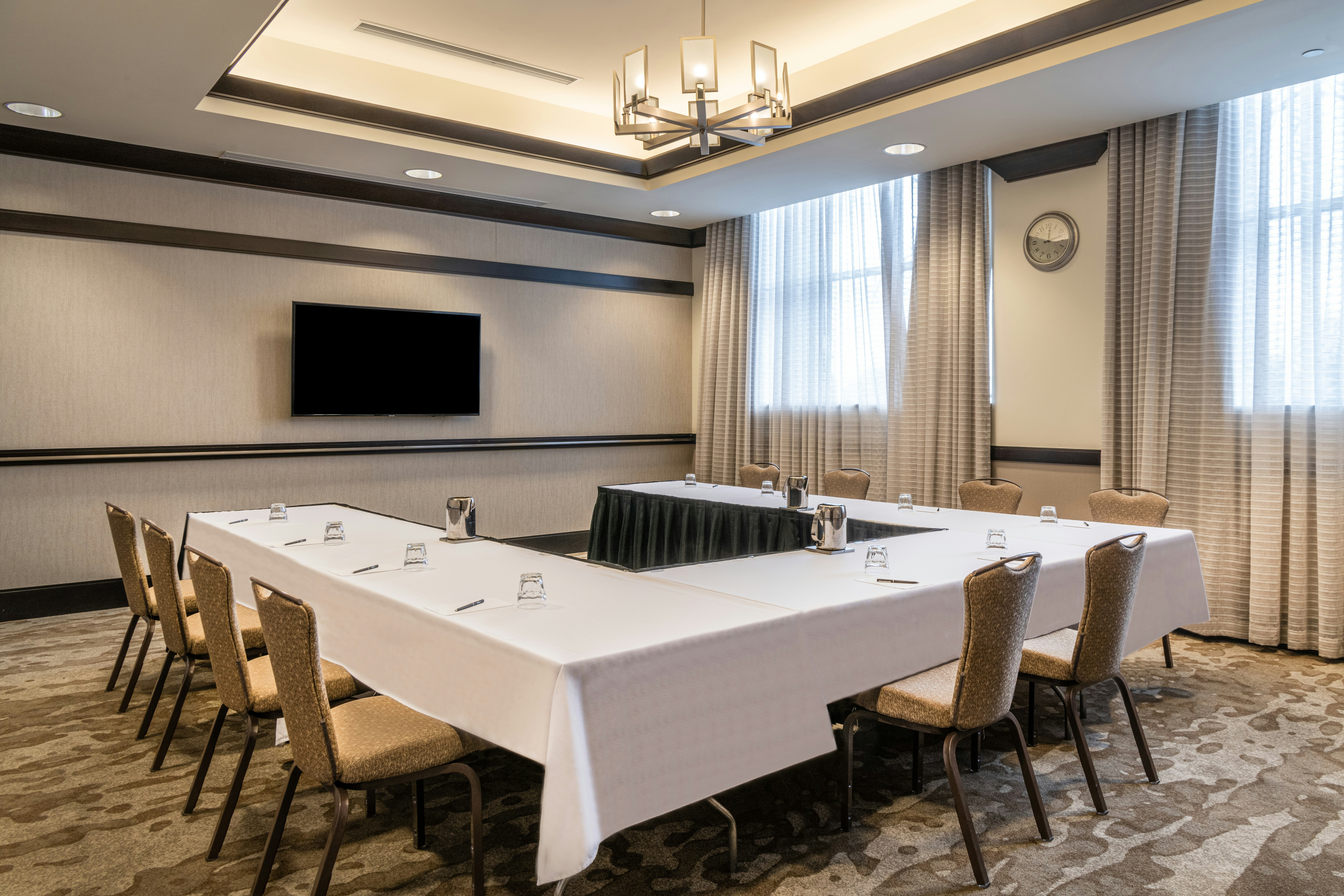 Hilton Columbus Polaris 72/85