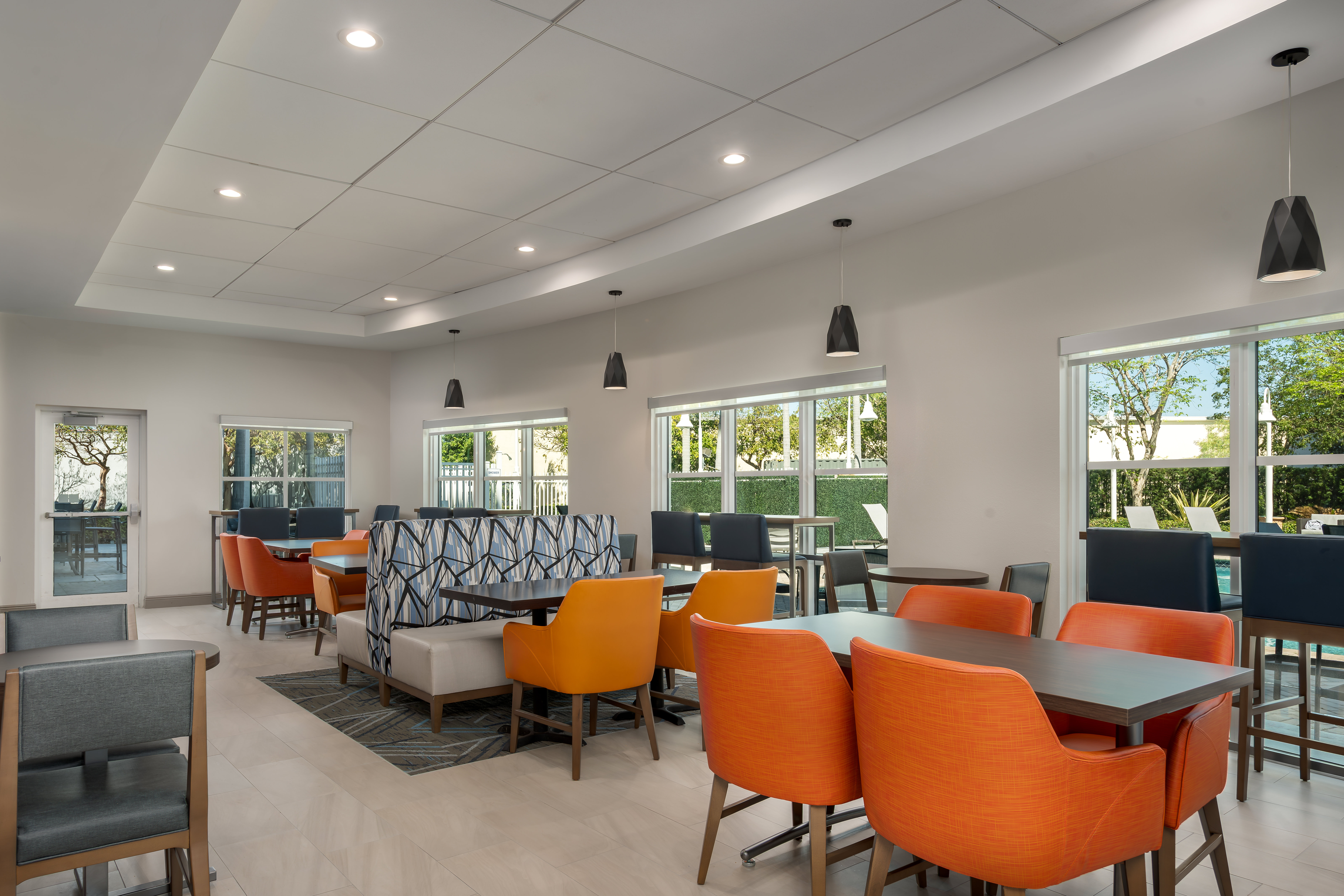 Holiday Inn Express and Suites Kendall 48/77