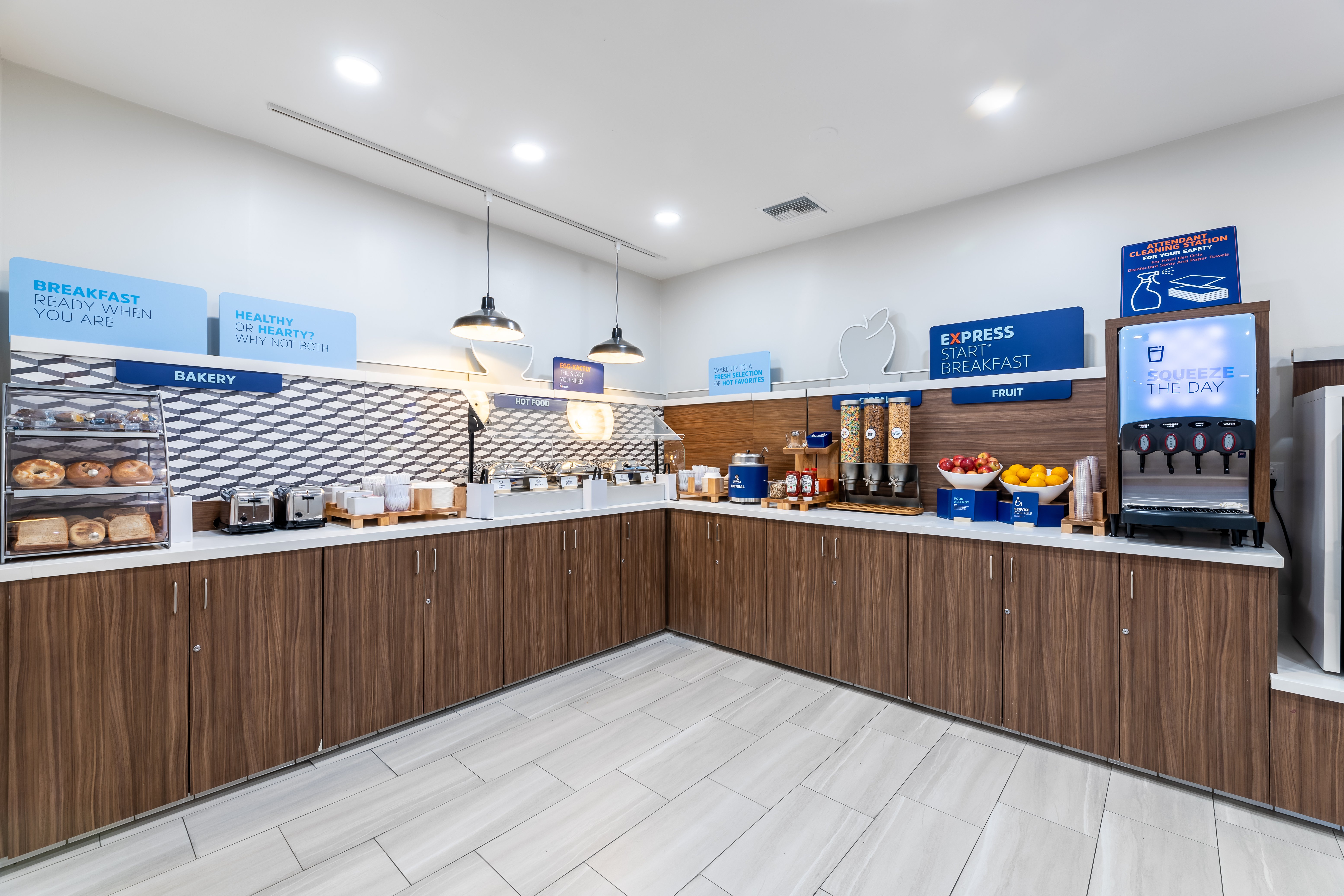 Holiday Inn Express Van Nuys 10/50
