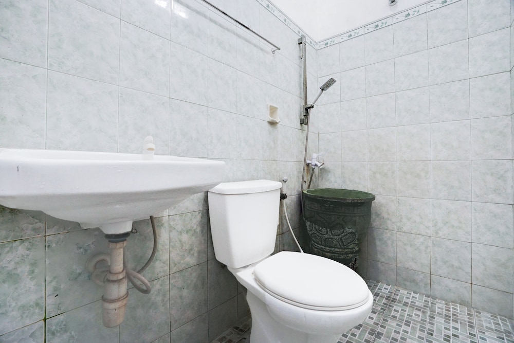 Hotel O Bungurasih Near Juanda International Airport Formerly Griya Waru Hotel 33/33