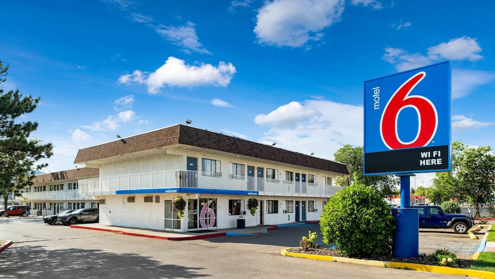 Motel6 Kalispell, MT 58/67