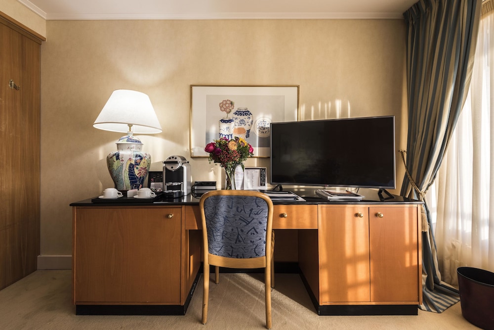 Royal Plaza Montreux Hotel 62/77