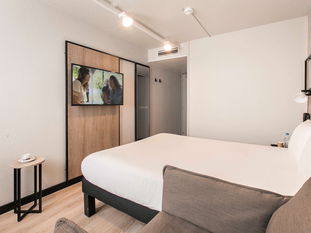 Ibis Avignon Sud 32/72