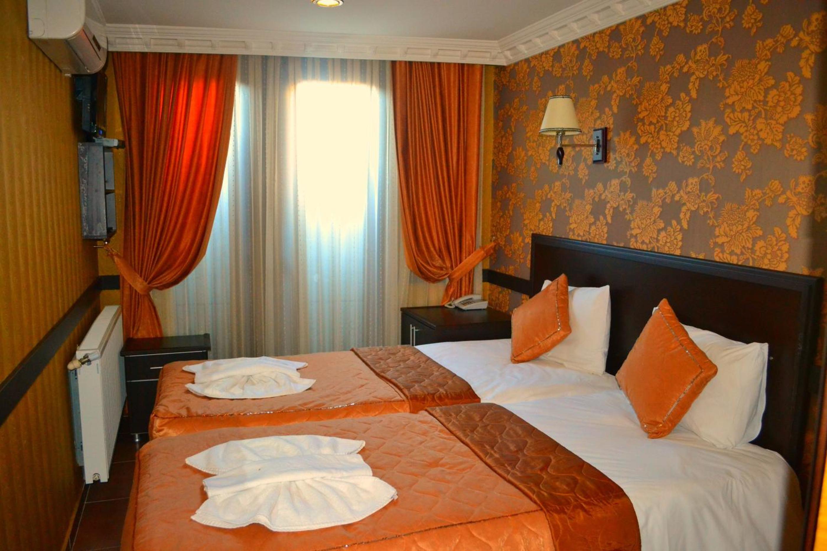 Room, Twin Beds