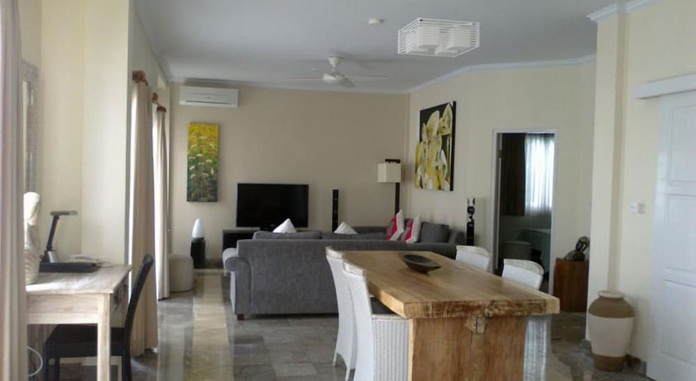 BALI COURT HOTEL AND APARTMENT 31/39