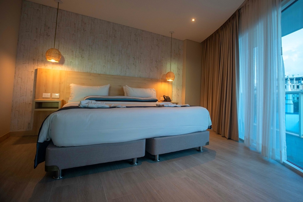 JUNIOR SUITE, DELUXE, BALCONY