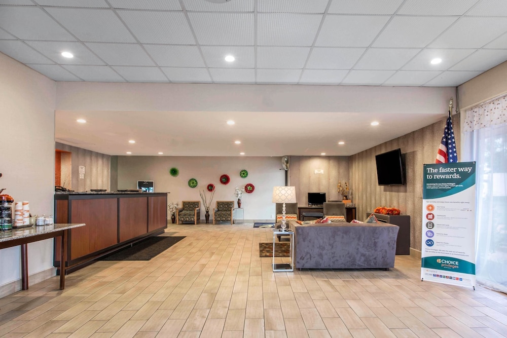 Quality Inn West Springfield 12/48