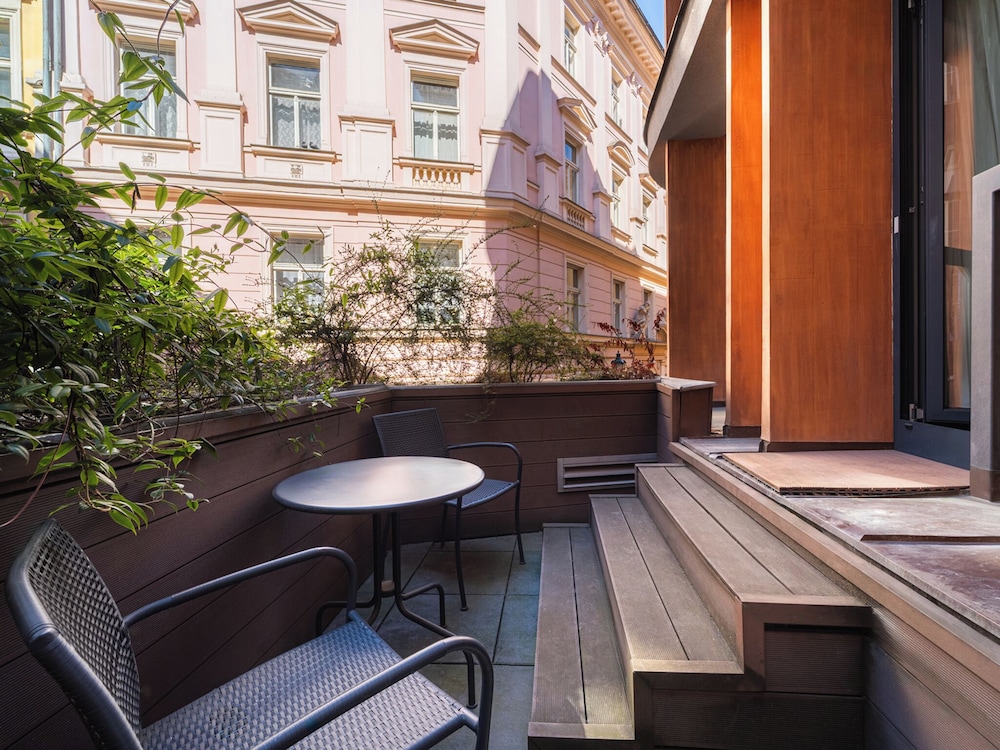 Ea Embassy Prague Hotel Formerly Euroagentur Art Embassy 28/45