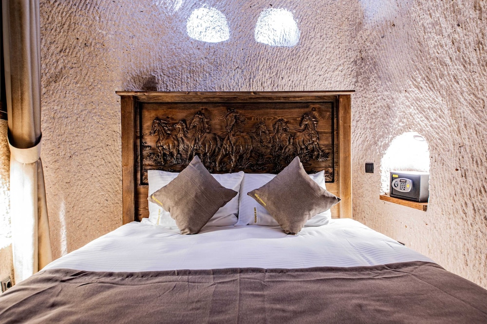 Ages In Cappadocia 3/50