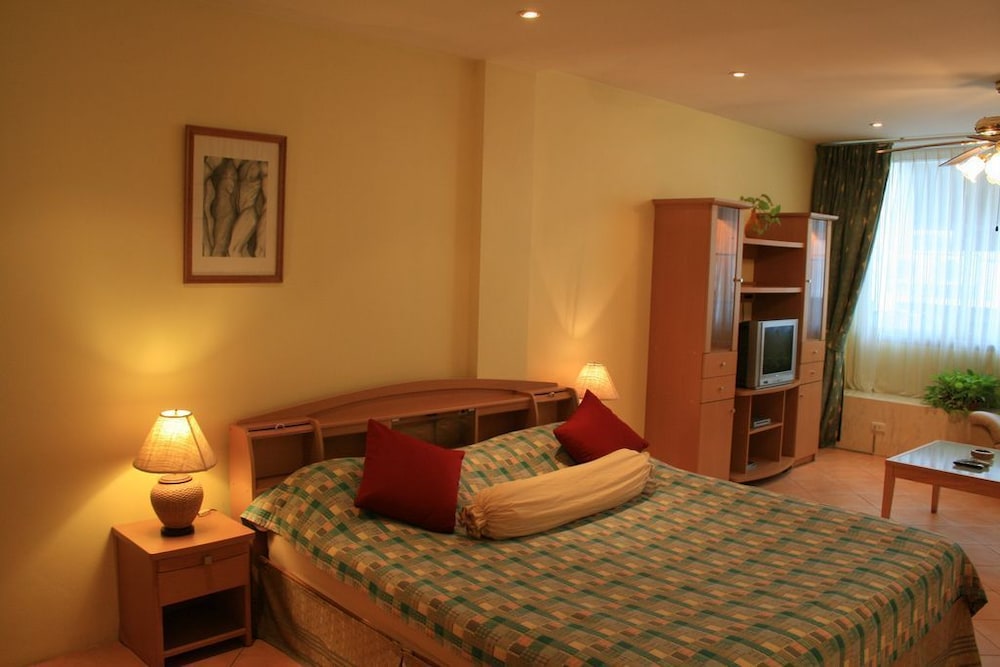 Aquarius Gay Guesthouse & Sauna 7/59