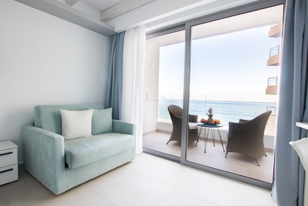 Konstantinos Palace 29/50