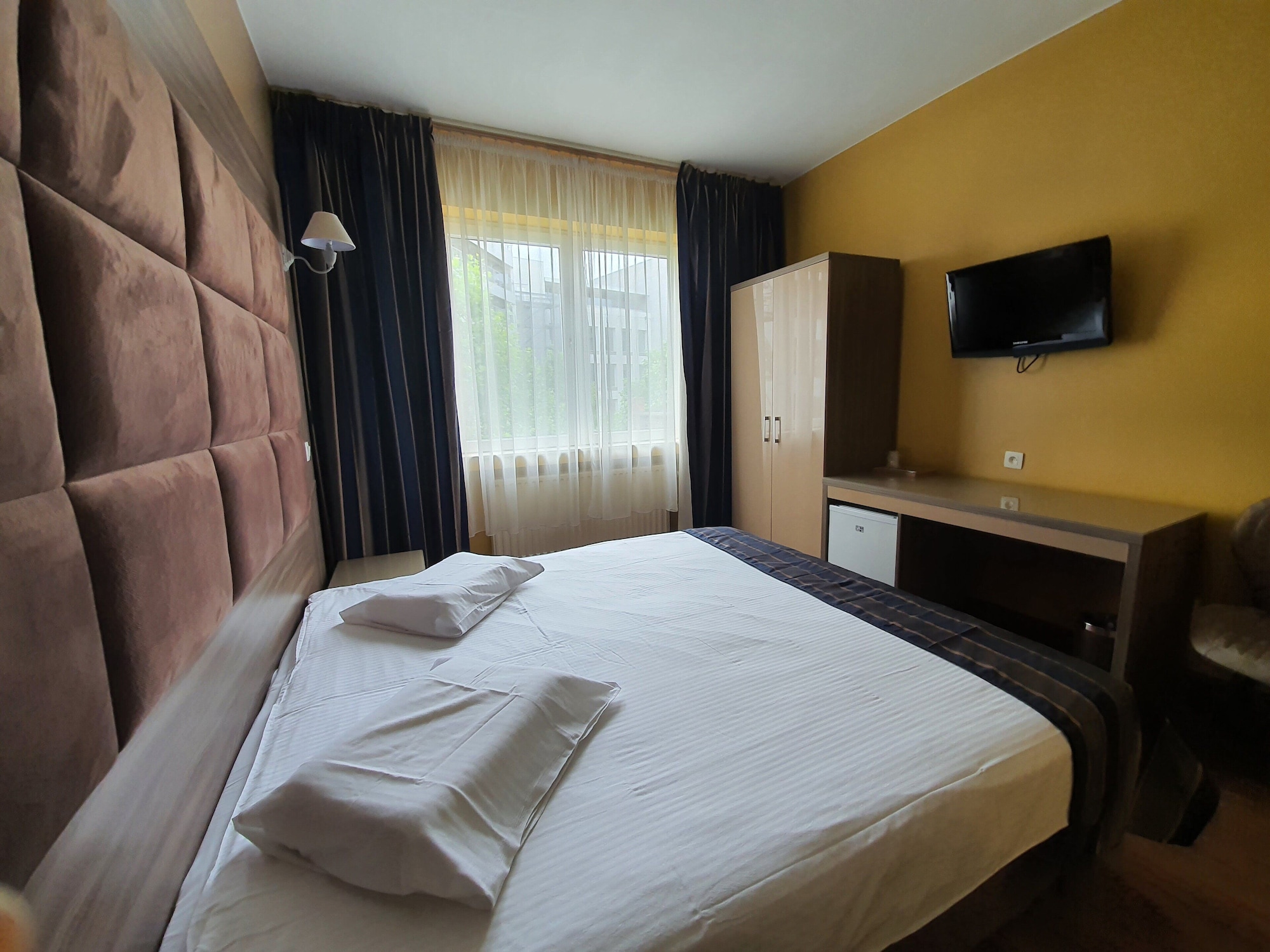 STANDARD, DOUBLE BED