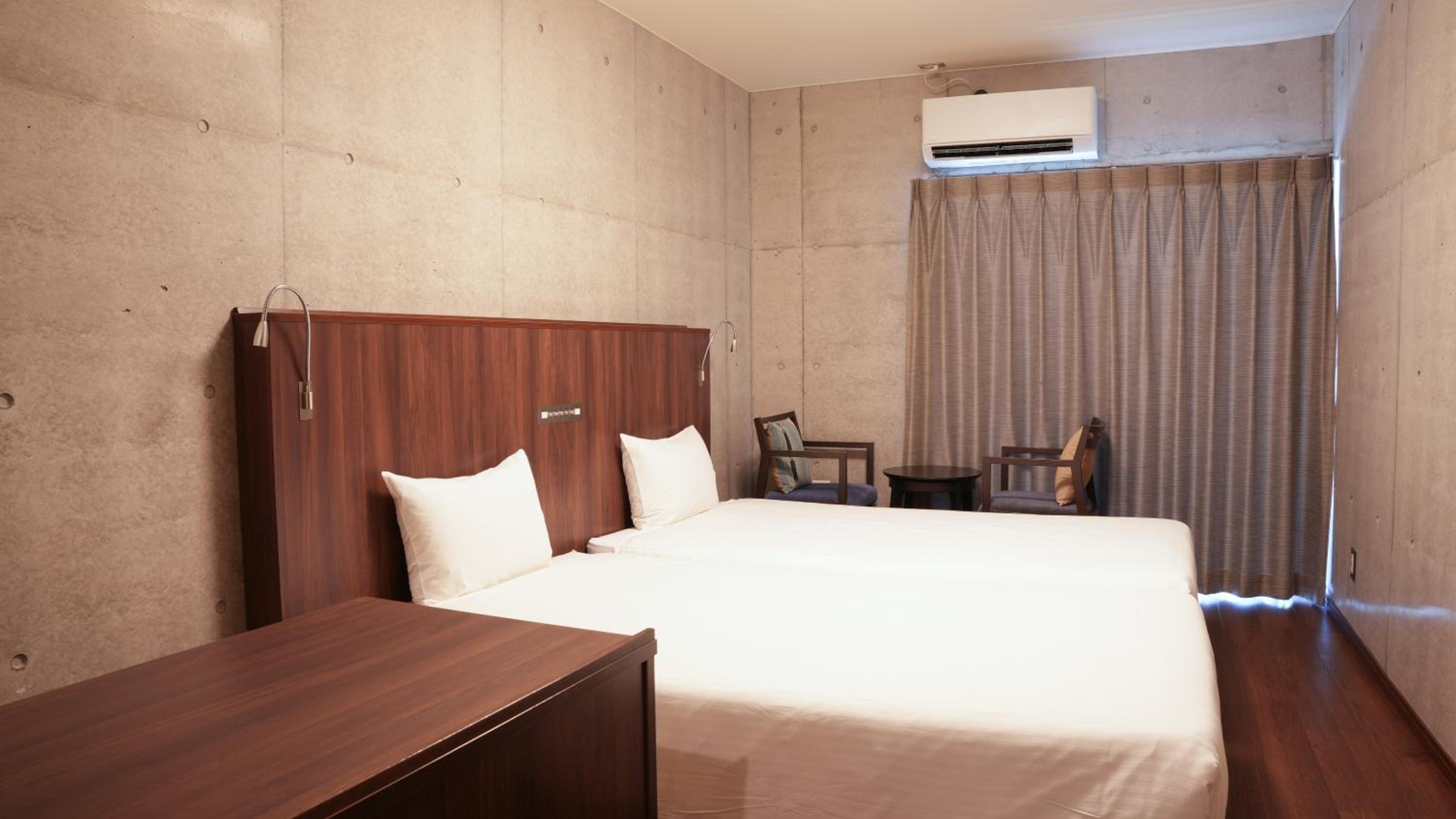 Adjoining, Condo, Twin Beds, Kitchen, Lounge Access، The Breakfast Hotel Porto Ishigaki 2/10