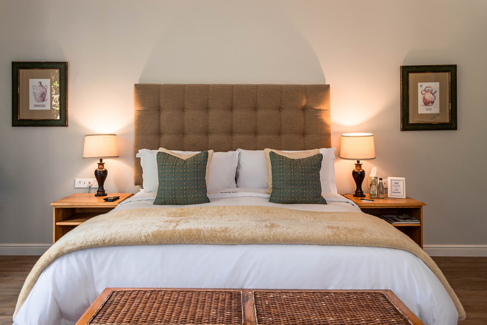 Superior, Queen Bed