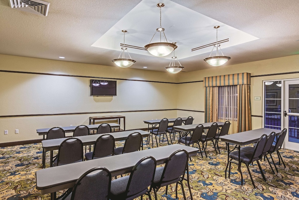 La Quinta Inn & Suites by Wyndham Sebring 43/56