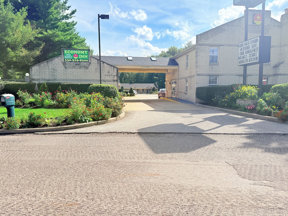 Economy Inn - Akron 41/57