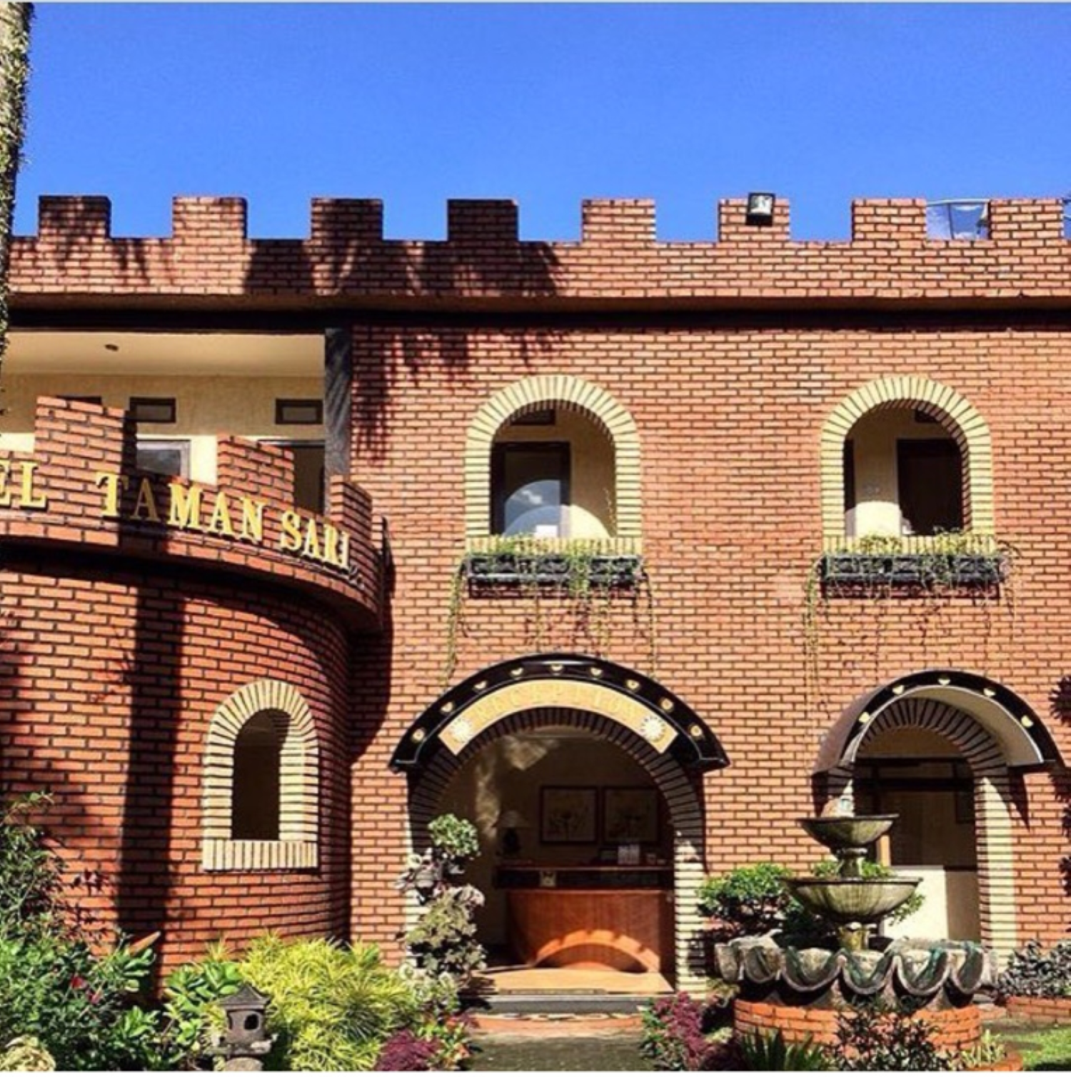 Hotel Taman Sari 2/50