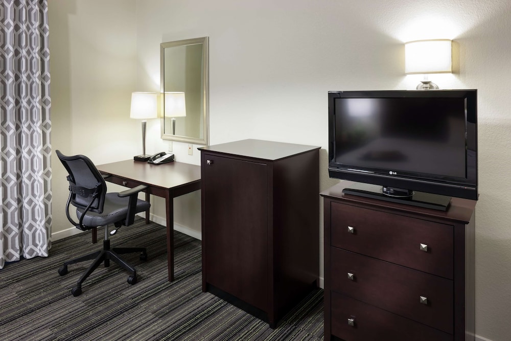 Hampton Inn & Suites Phoenix North/Happy Valley 37/43
