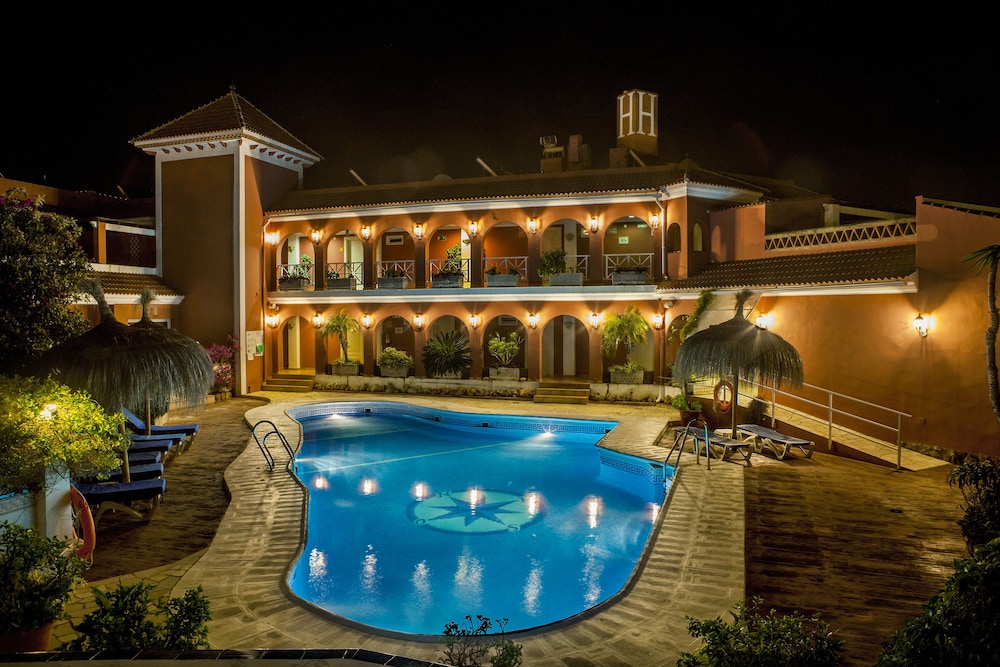 Hotel Los Arcos 58/63
