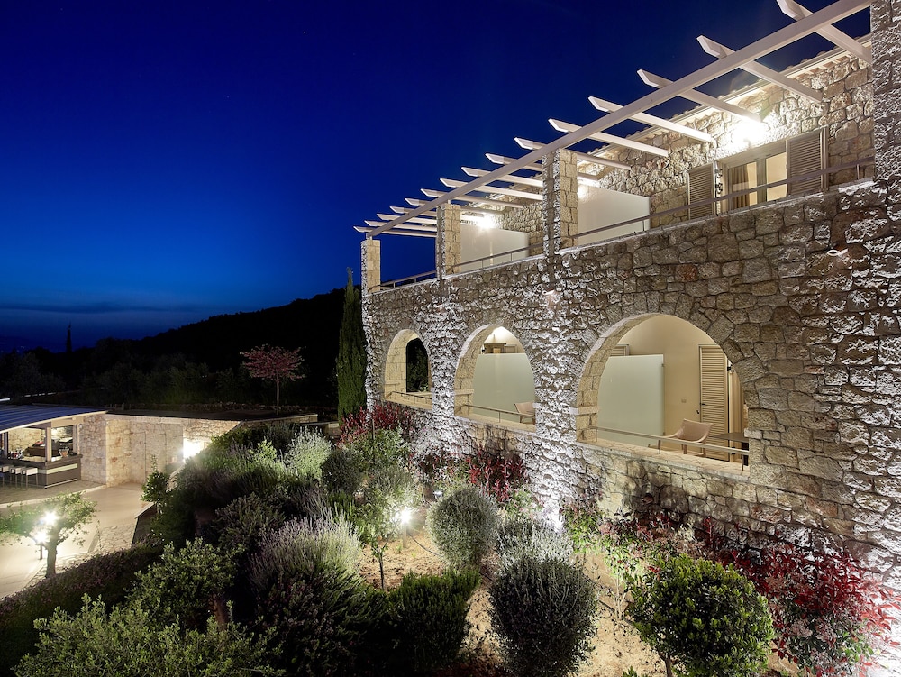 Anaxo Resort 4/69