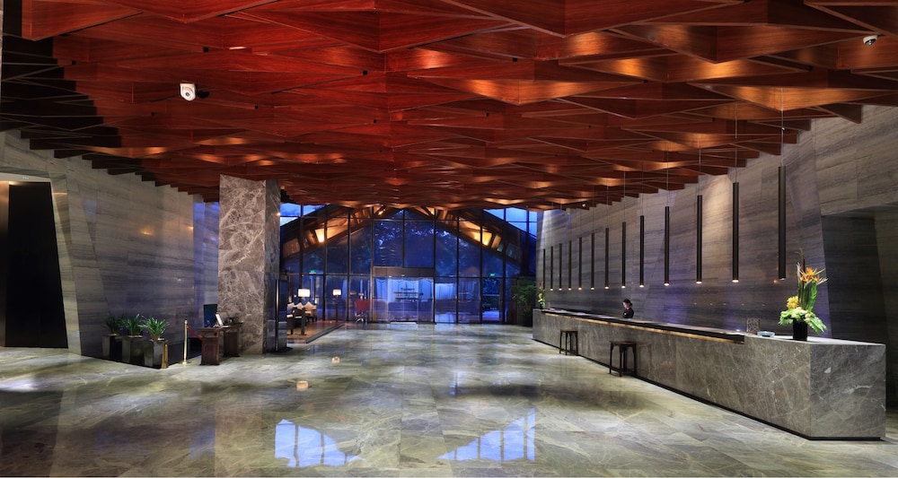 Shenzhen Castle Hotel 35/70