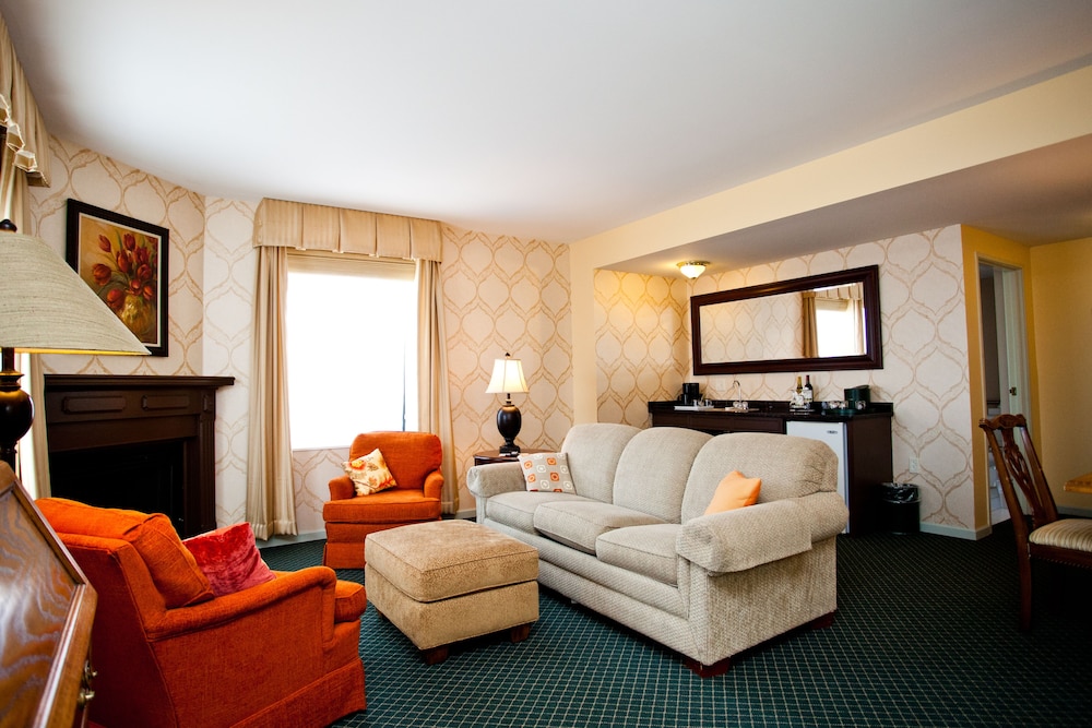 Landmark Inn 38/58