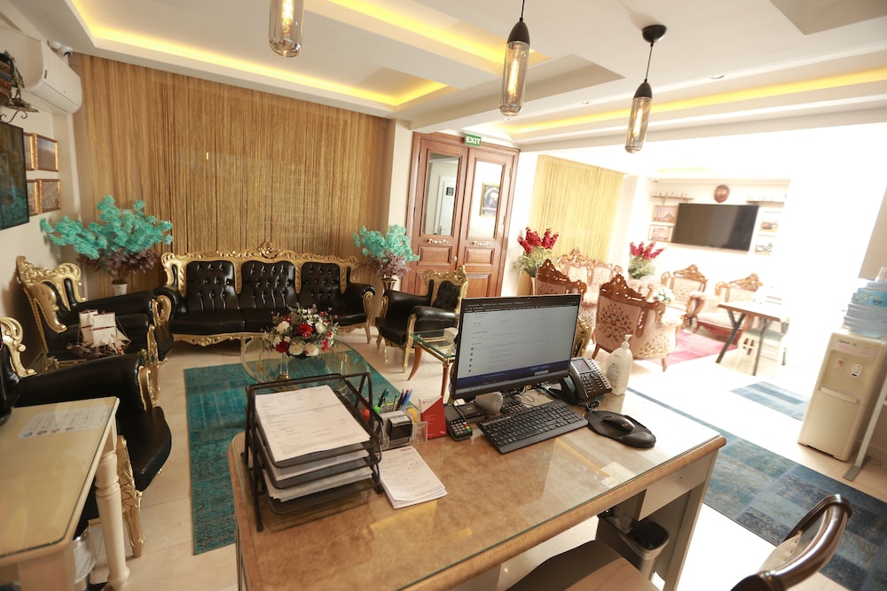 Constantinopolis Hotel 36/48