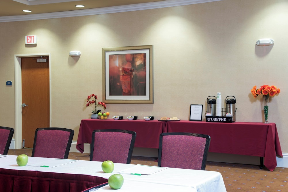 Holiday Inn Aurora North Naperville 25/33