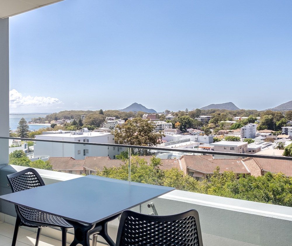Oaks Nelson Bay Lure Suites 52/62