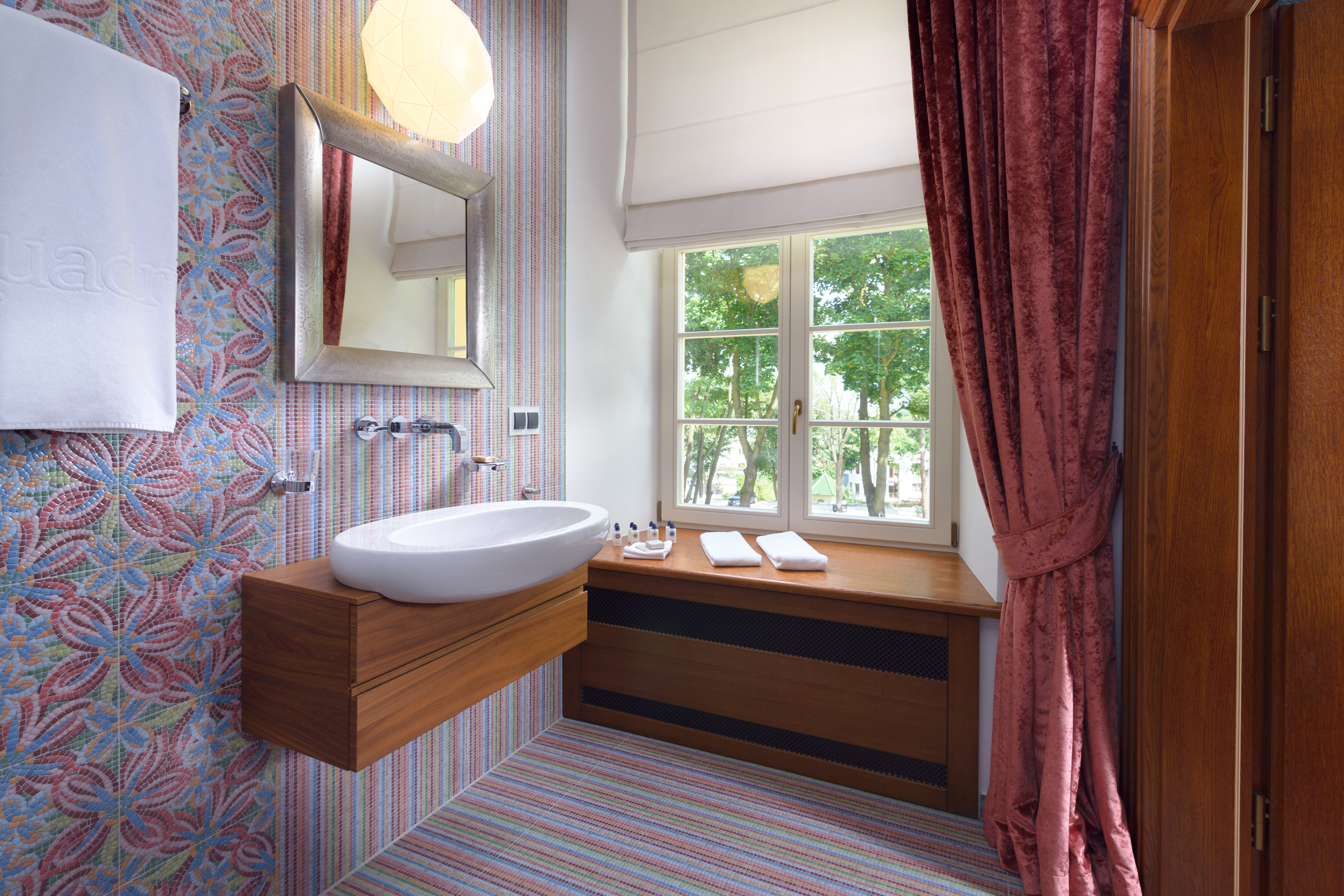 QUADRILLE CONFERENCE & SPA 50/50