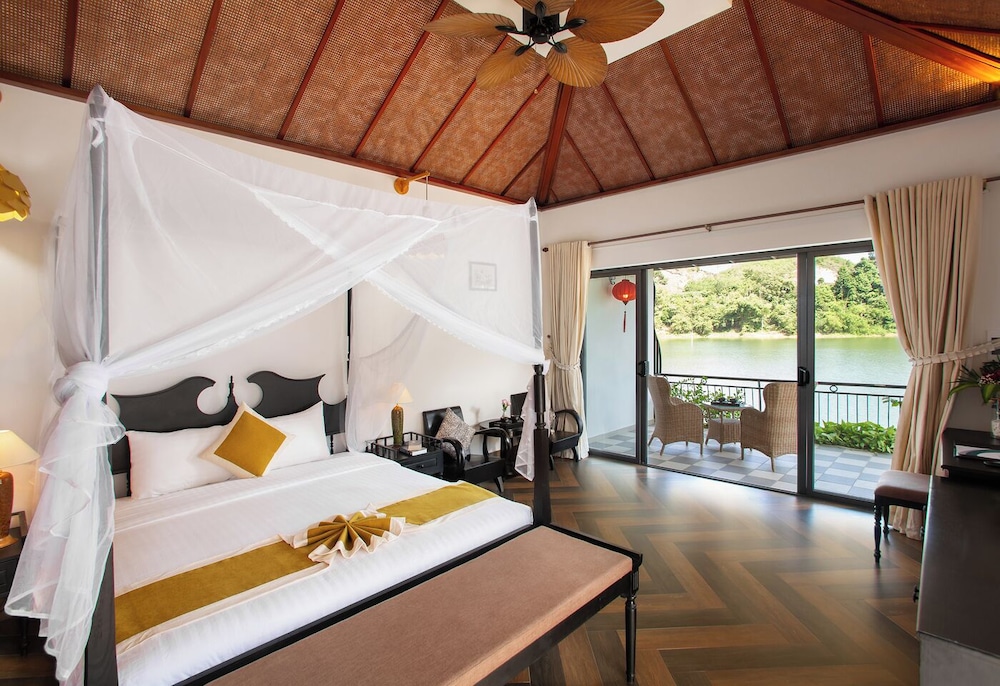 Grand, Villa, King Bed, Lake Side, Lake View، Phong Nha Lake House 2/10