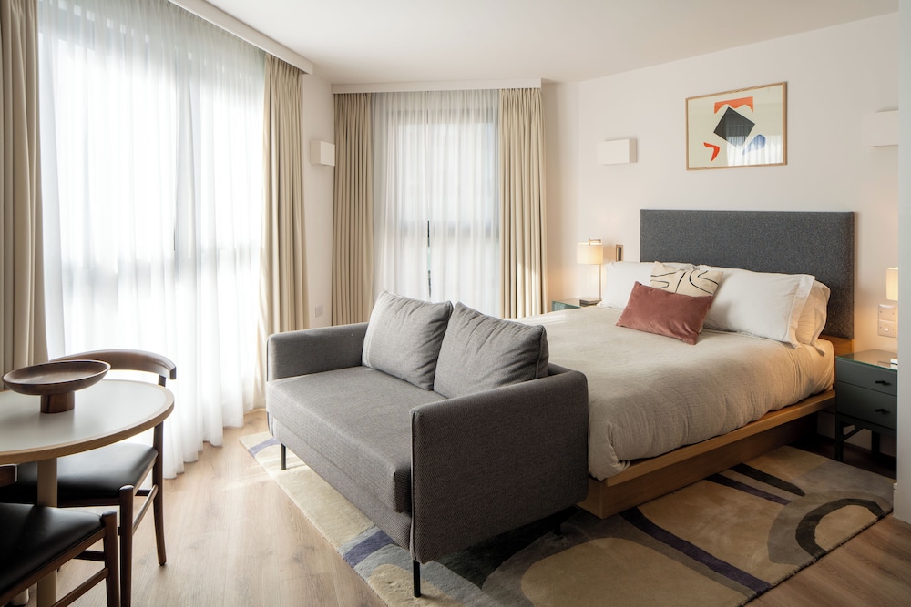 Rockwell East Aparthotel 31/49
