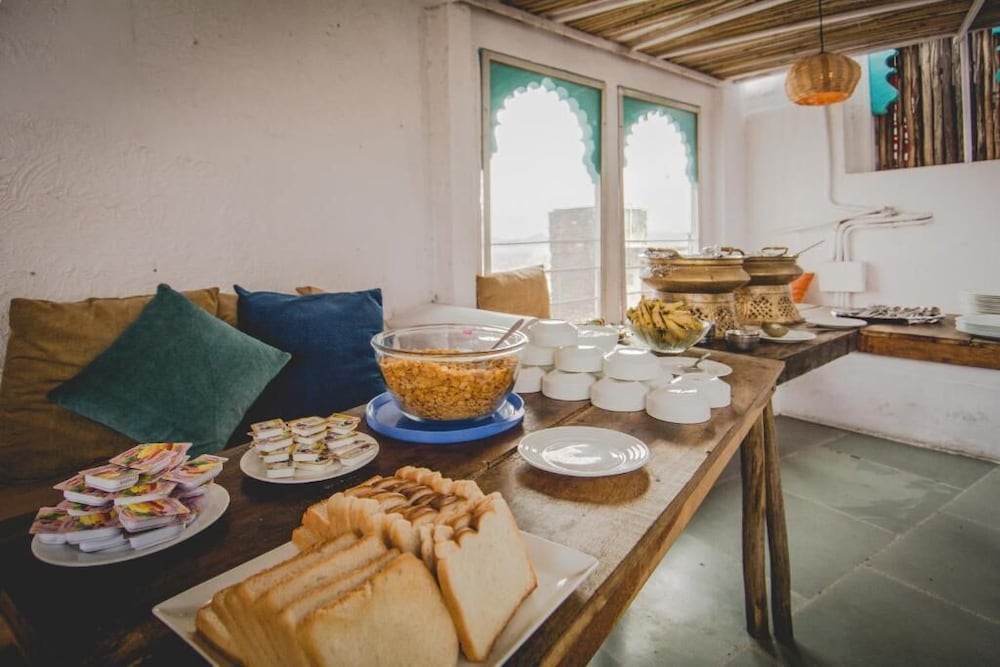 Banjara Hostels 40/50
