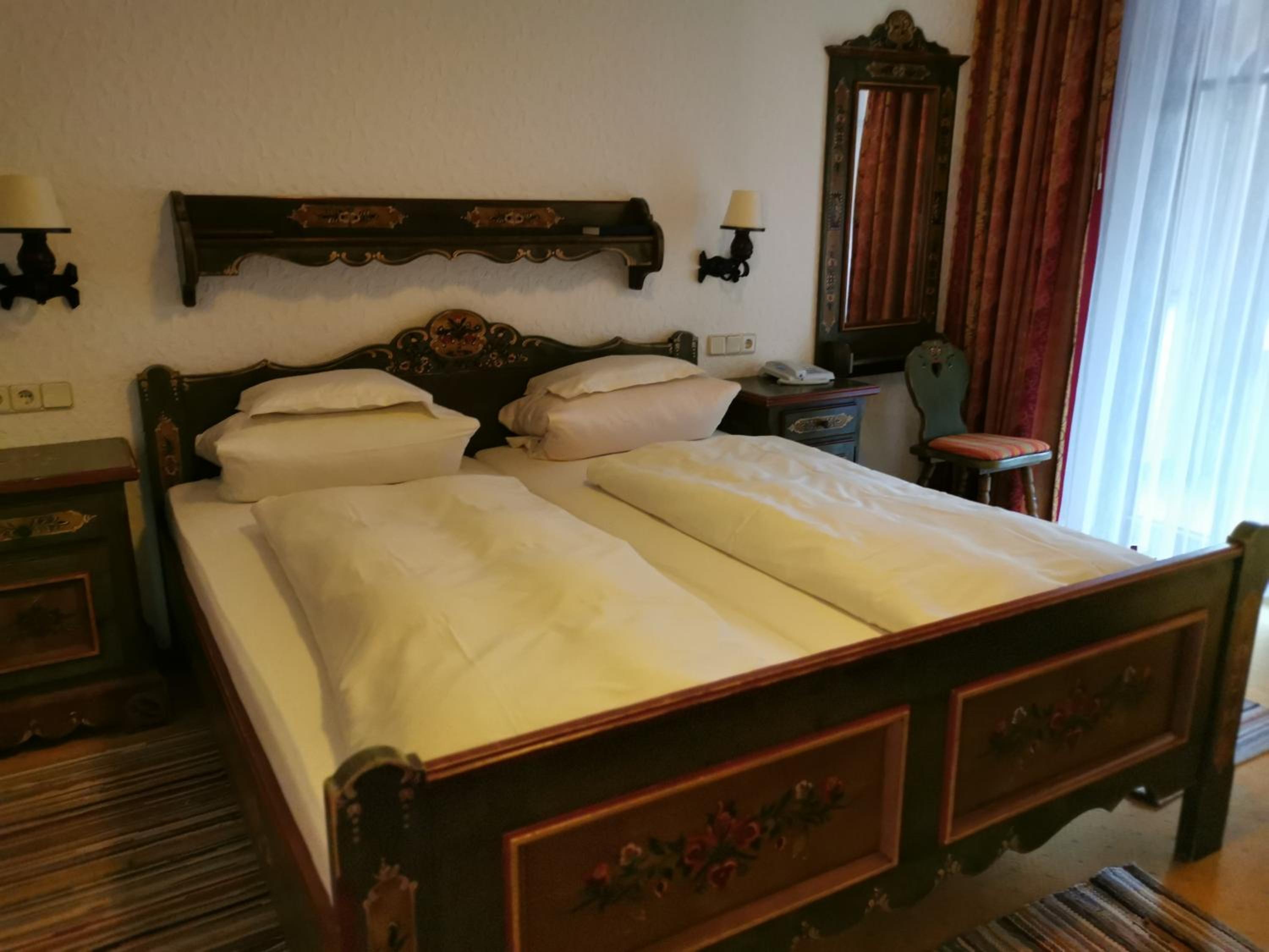 Room, Double Bed, Small