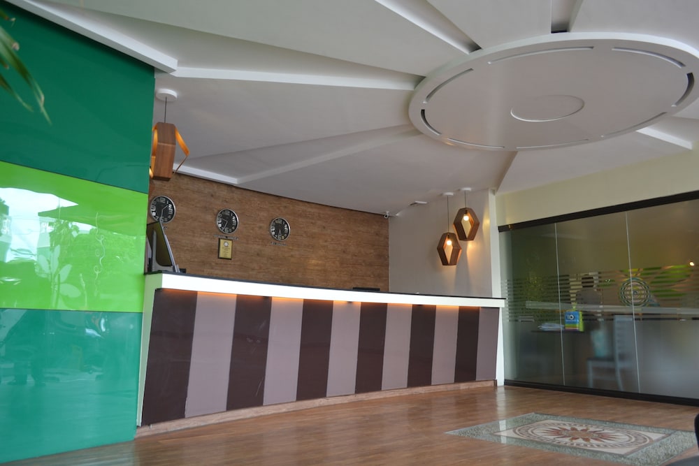 Sun City Suites 4/58