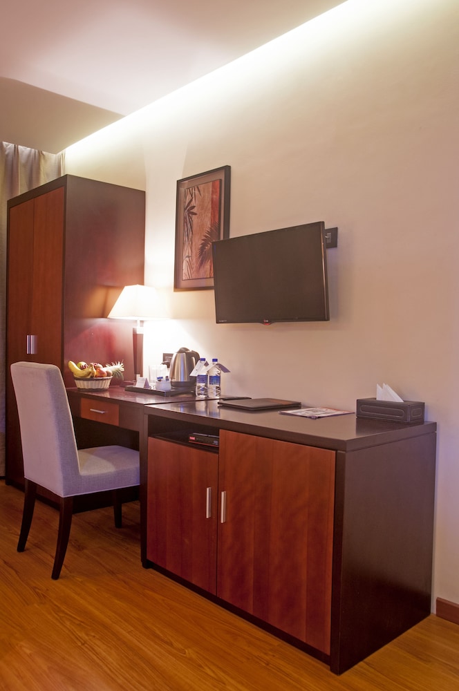 Park Avenue Hotel 8/38