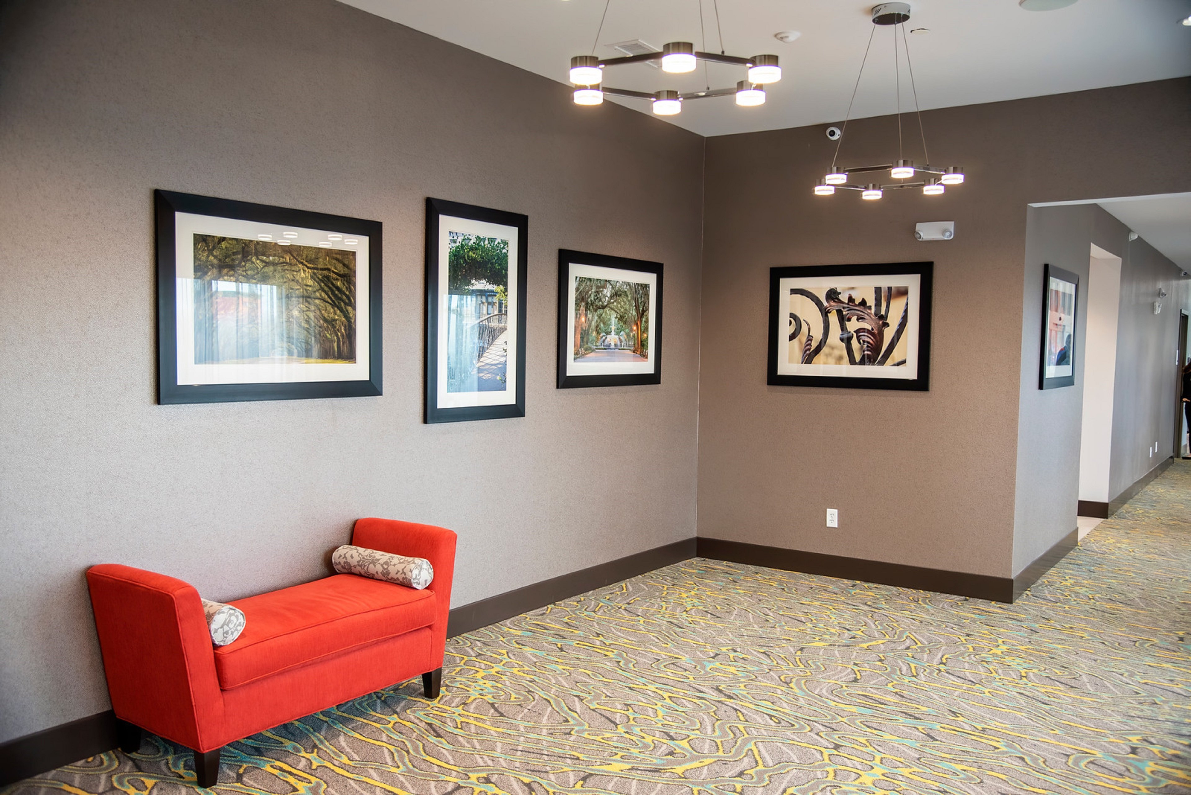 Holiday Inn Suites Savannah Airport Pooler 40/74