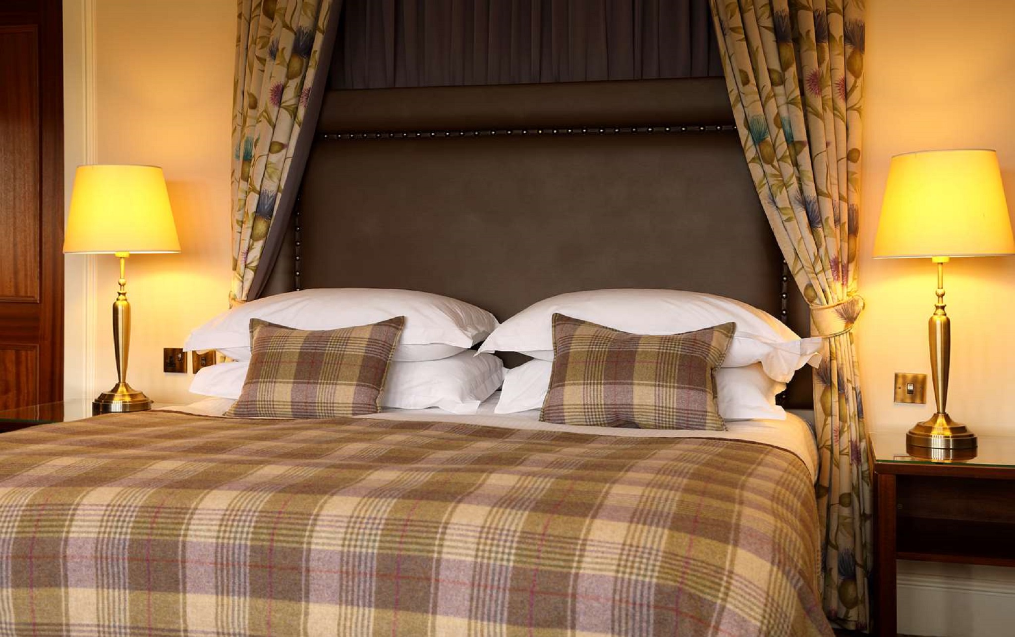 Deluxe, Suite