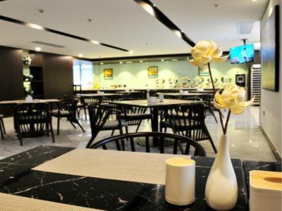Jinjiang Inn Select Suzhou Shengze Sunhuxilu Hotel 23/25