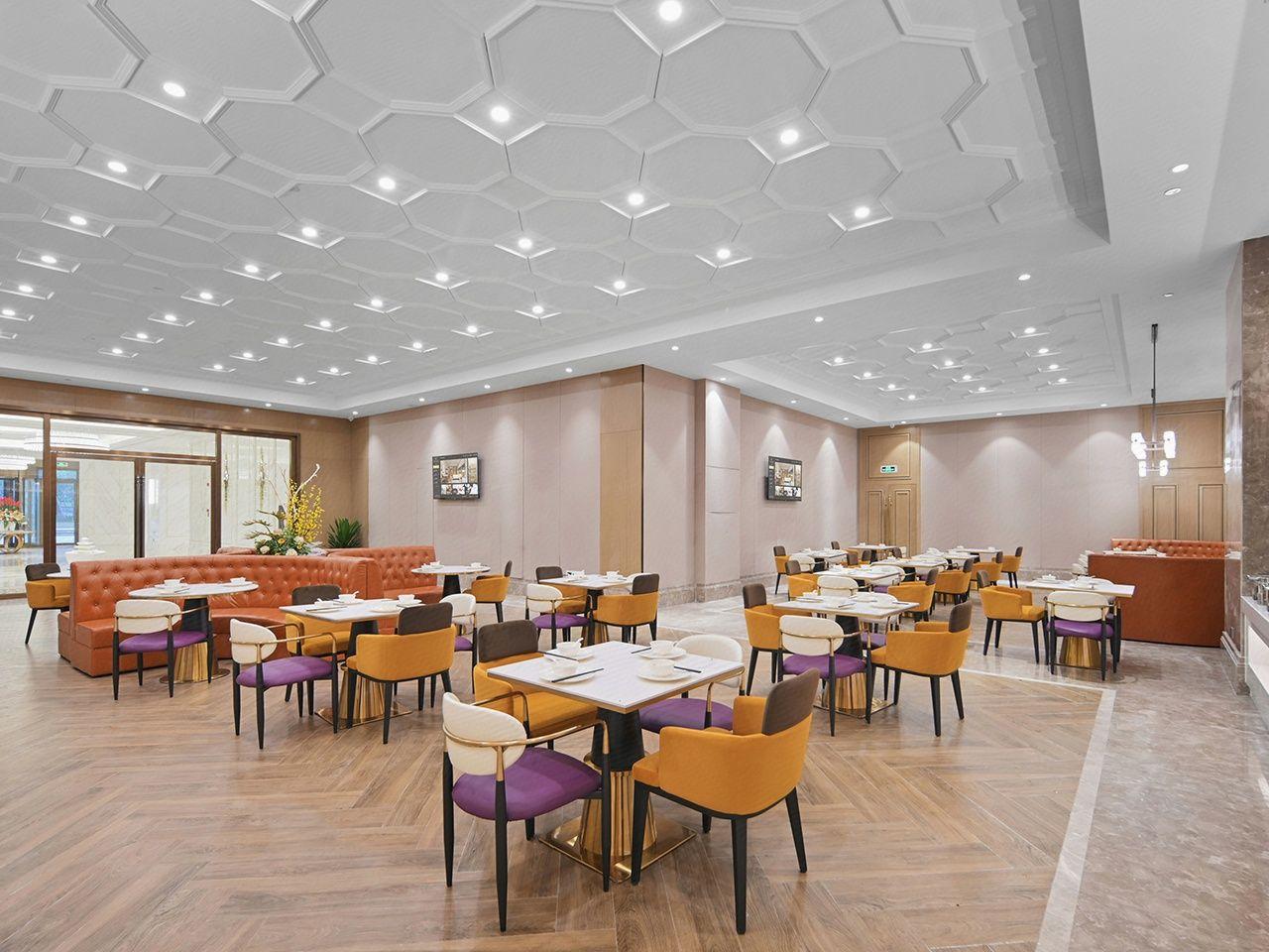 Vienna International Hotel (Chongqing Liangjiang New District Longxing Branch) 33/36