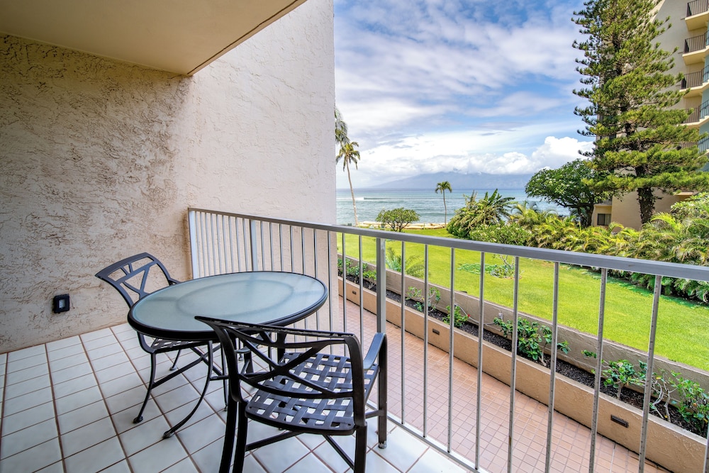 Royal Kahana Maui by OUTRIGGER 3/77
