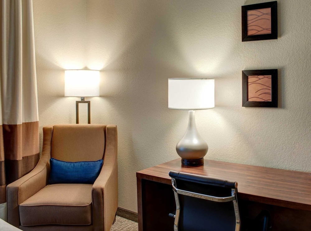 Comfort Inn & Suites Caldwell 26/54