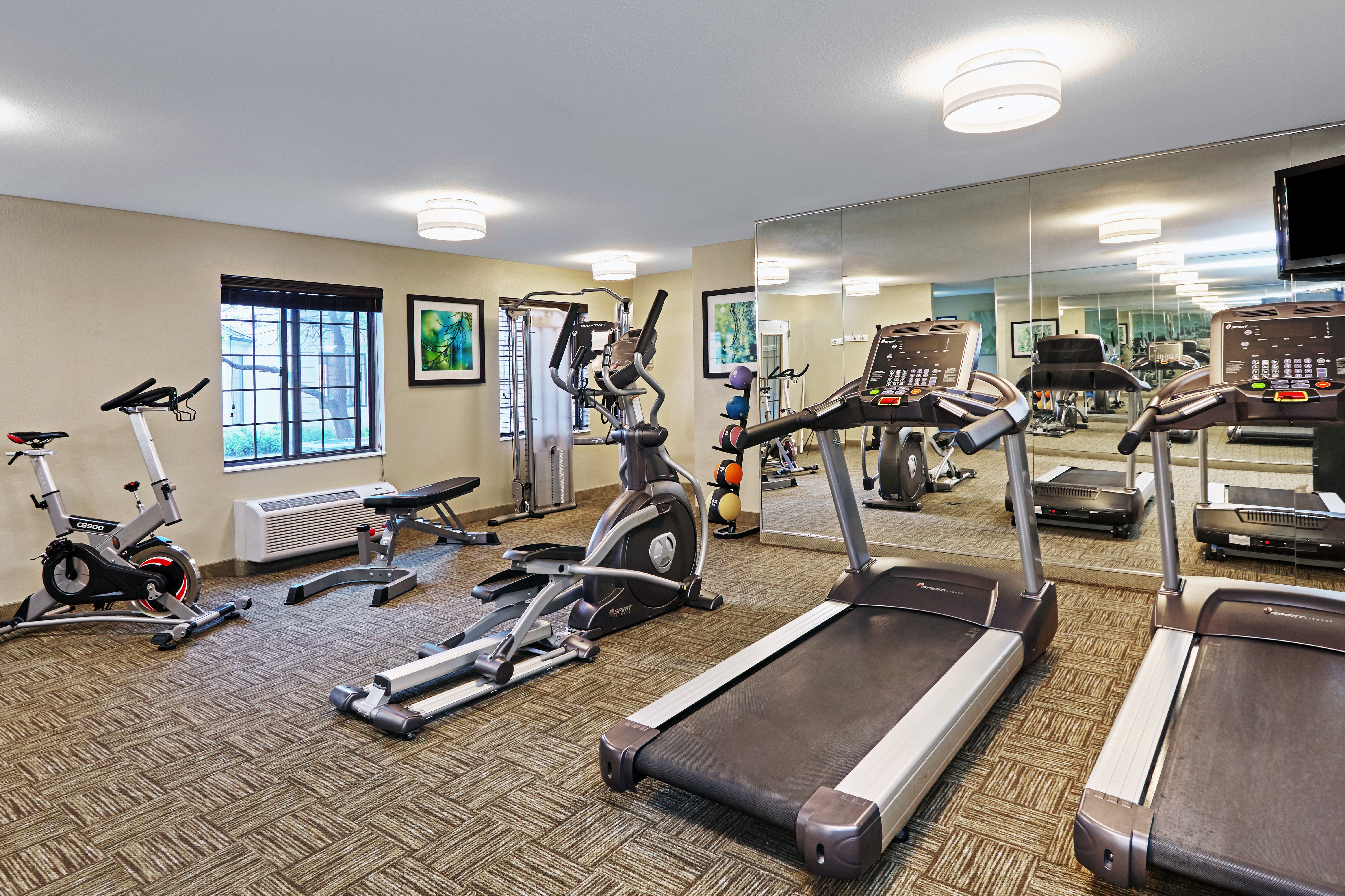 Staybridge Suites Chicago Glenview 23/58