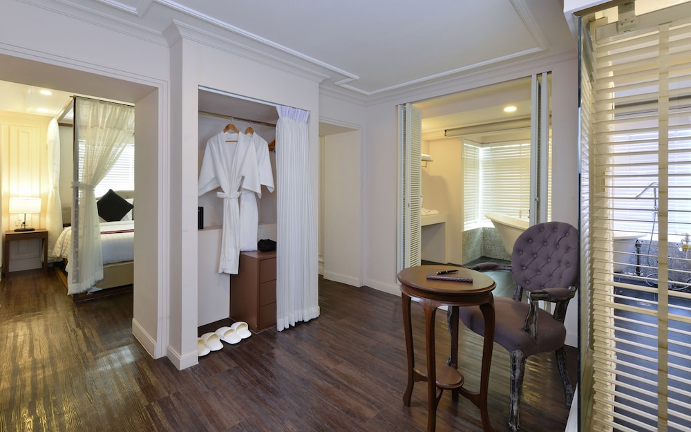 Siam Champs Elyseesi Unique Hotel 38/50