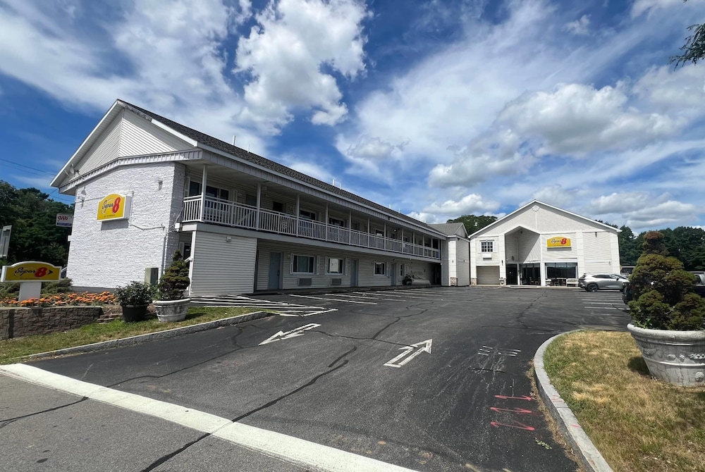 Super 8 by Wyndham Albany 44/51